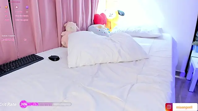 mia_angel_ live