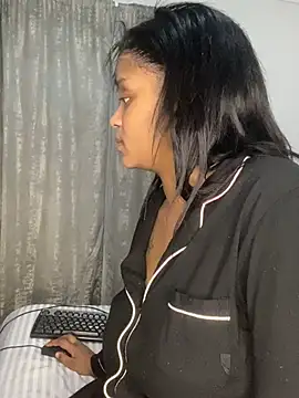 Amberr_Roose live