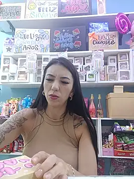 LunaZambrano live
