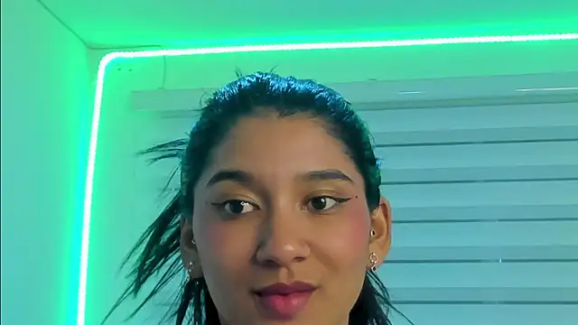 Aurora_Blazee live