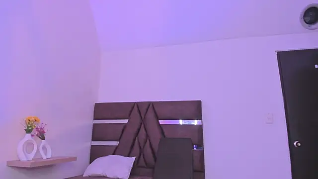 Scarlett_fox_atelier live