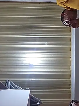 LatinSquirtBaby live