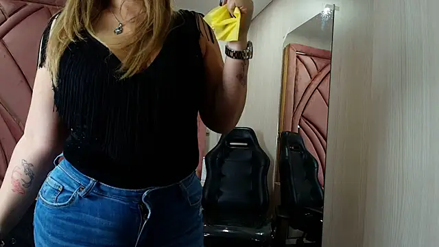 pamelaQenn2 live