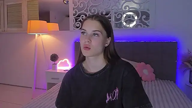 LuisaClover live