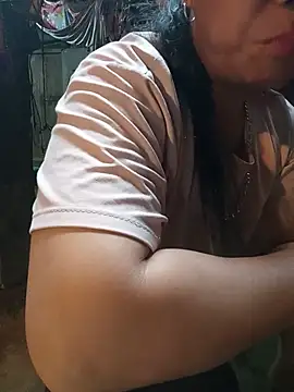 tuyet-nhi live