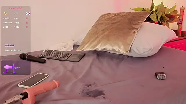 AllisonRoberts_ live
