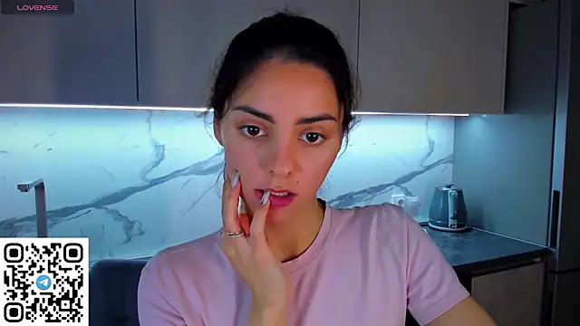 EmiliaZen live