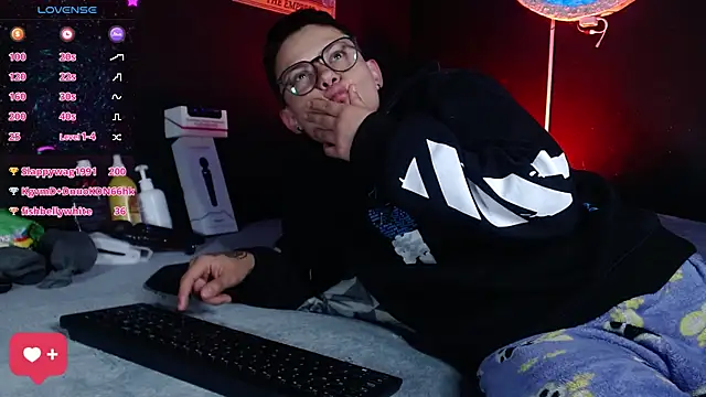 girl_intense444 live