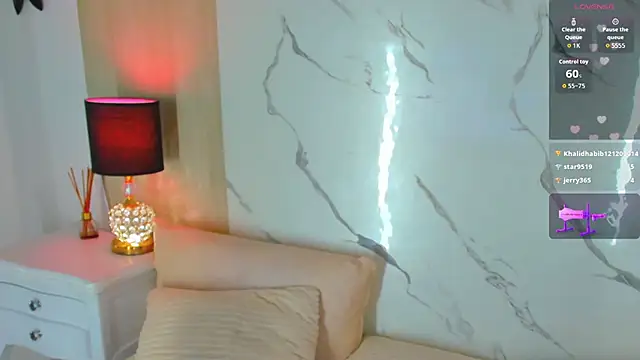 DanniValencia live