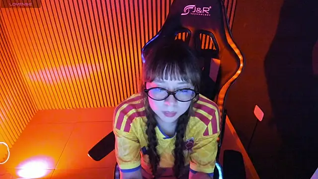 Nikkibabe_ live