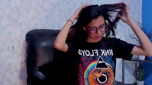 Emily_Lopera live