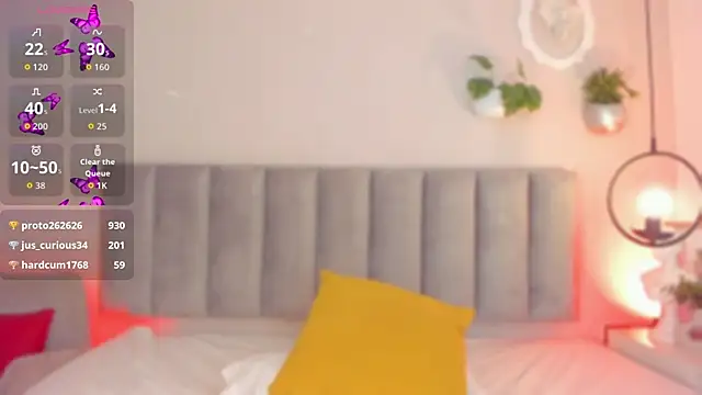 Tina_curly live