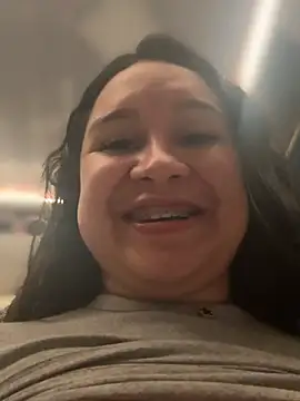 Pretty_Isadora live