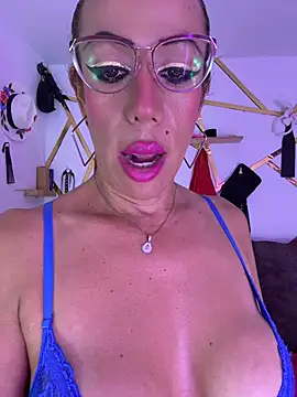 YOURSDEBORA live