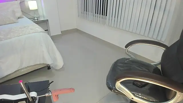 amara_foxx live