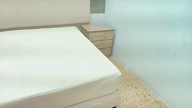 Isabelle_Black live
