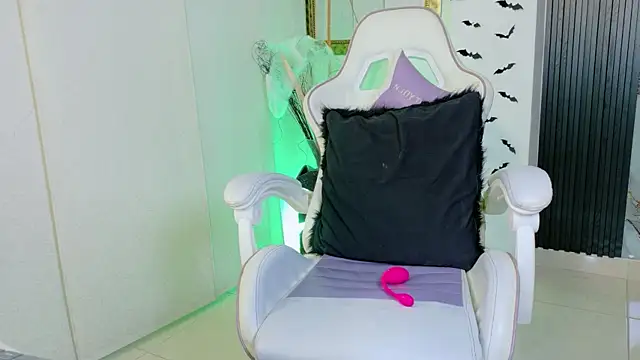 Madison_Jackson live