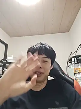 whitebriefboy live