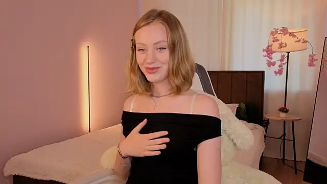 EvaHamilton live