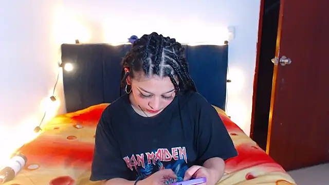 Bitsy_Messy live