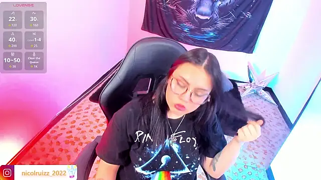 Nicolle_Ruizz live