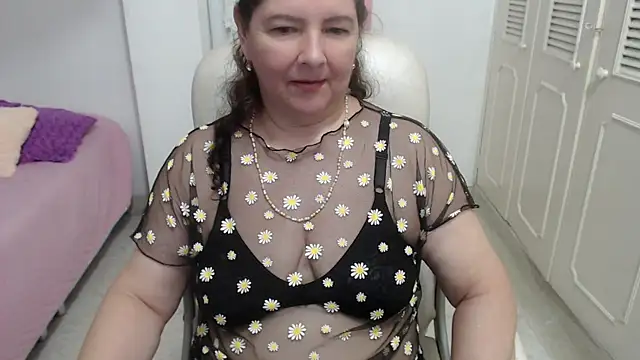 leonela_69 live