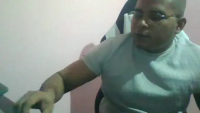 SaucyAffair0 live