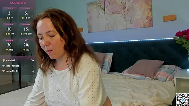 Kira_Adler live