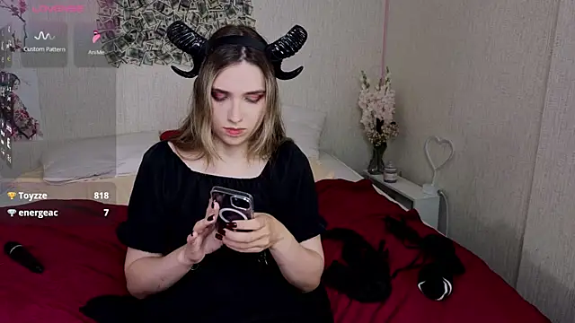 NocturneHuntress live
