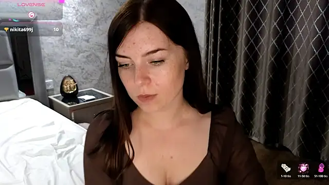 Victoriaa_Mills live