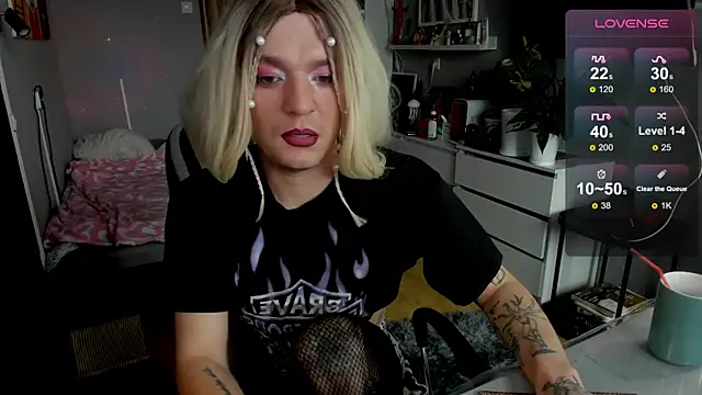 Melania_Hadid live