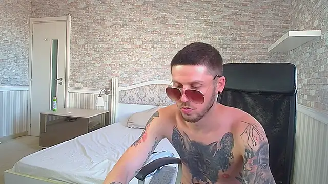 JonahShaw live