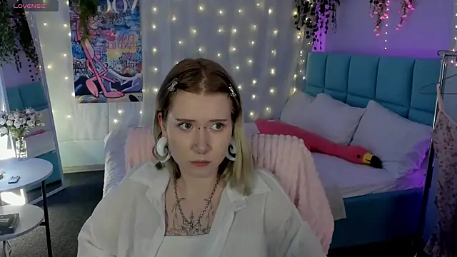 Elira_Vane live