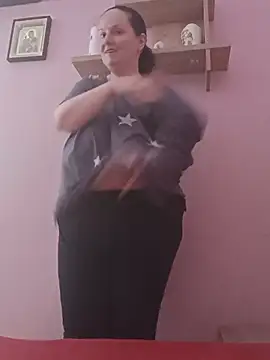 BustyLadyAlma live