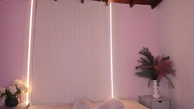 LucyWild8 live