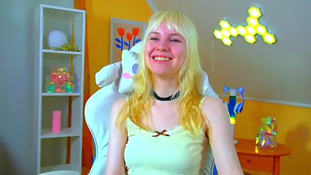 HannahHollis live