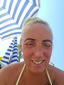 theblondecocklover live