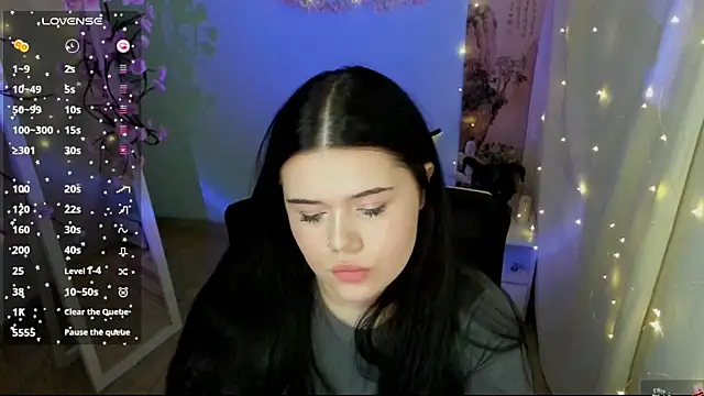 Mona_Esty live