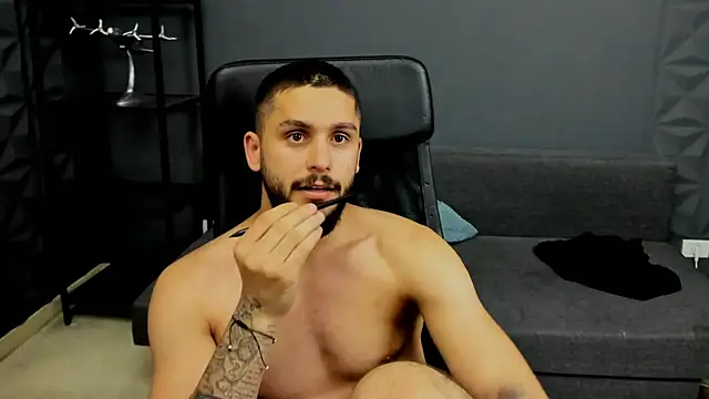 TroyWadee live
