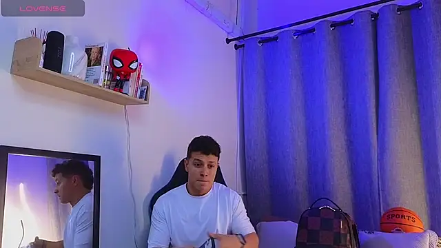 ASHTON_HILS live