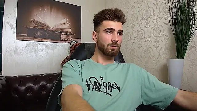 KyloEast live