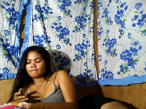 PinaySkinnyJust18 live