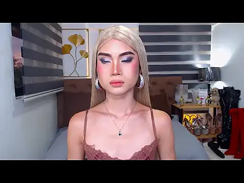 JuicyCockThea live