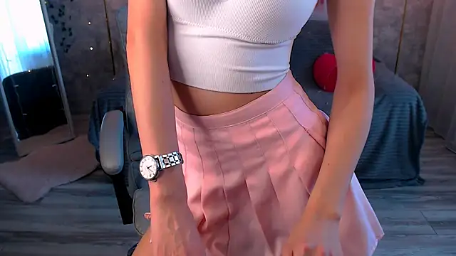 EmiliSkyy live