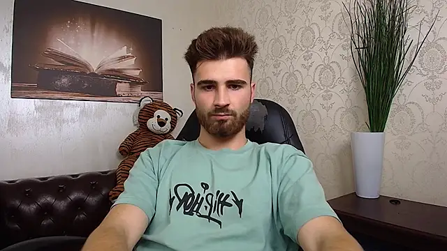 KyloEast live