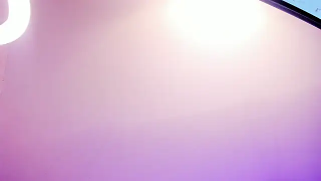 Millieskinny18 live