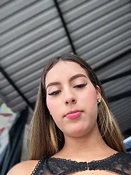 Valeria-escobar live