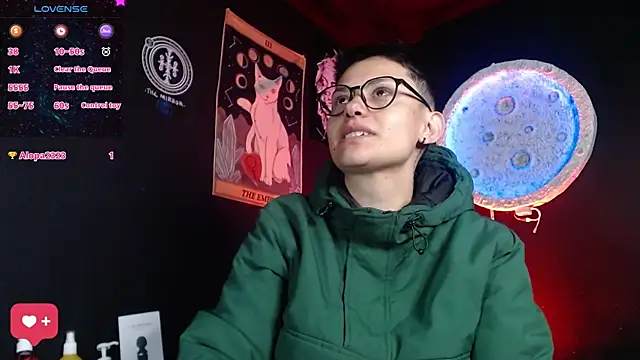 girl_intense444 live