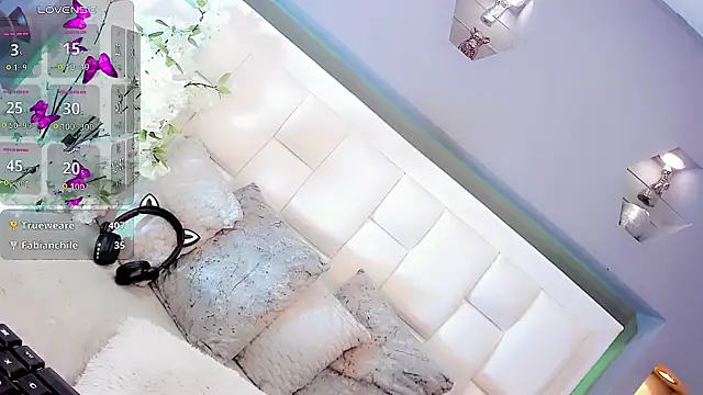 Daphne_dolls live
