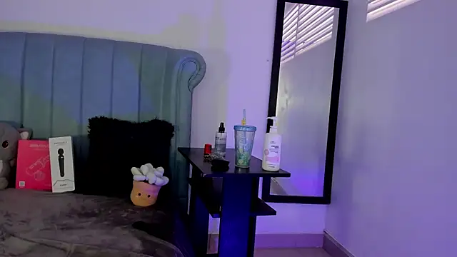 AlexaFoxy18 live
